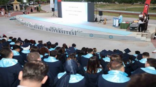 ALKÜ Tıp Fakültesinde 90 genç hekim mezun oldu