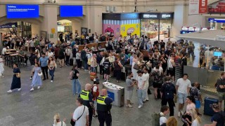 Almanyada demir yolu ağı çöktü: Tren seferleri 90 dakika boyunca yapılamadı
