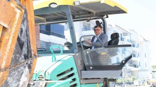Altıeylülde asfalt mesaisi aralıksız sürüyor