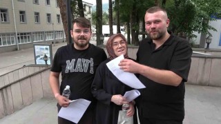 Amasyada iki oğluyla birlikte YKSye giren anne: Haydi anne dediler