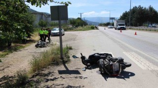 Amasyada motosikletler çarpıştı: 2 yaralı