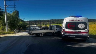 Ambulans ile kamyonetin çarpıştığı kaza korkuttu