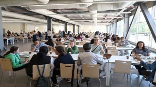 Anadolu Üniversitesi mezunları yıllar sonra aynı kampüste buluştu