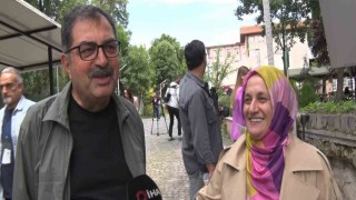 Ankarada anne ve baba çocuğuna destek olmak için YKSye girdi