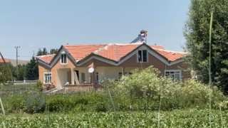 Ankarada operasyon düzenlenen DEAŞ mensuplarının evindeki incelemeler devam ediyor