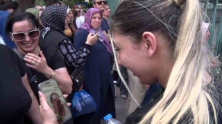 Anne Antalyada kızı Kocaelide ter döktü: Görüntülü aramada heyecanlı bekleyiş