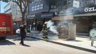 Antalyada elektrik trafosunda çıkan yangın kokuttu