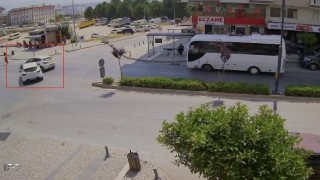 Antalyada göz göre göre gelen kaza kamerada