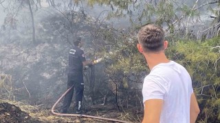 Antalyada ormanlık alandaki yangın büyümeden söndürüldü