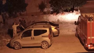 Araç motoruna giren kedi kurtarıldı