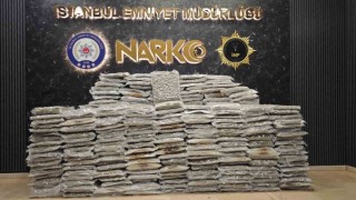 Arnavutköyde uyuşturucu operasyonu: 398 kilo skunk ele geçirildi