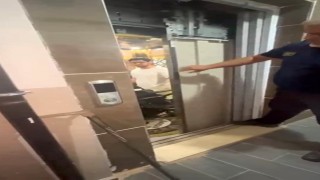 Asansörde mahsur kalan öğrenciyi itfaiye sınava yetiştirdi