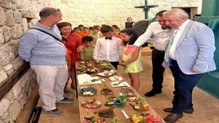 Atıklar minik ellerde sanat eserine dönüştü