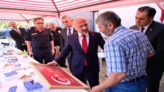 Aydın Valisi Varoldan şehit polis Tayfun Başın ailesine taziye ziyareti