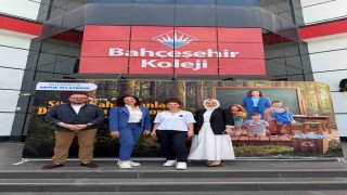 Azra Akın Bahçeşehir Kolejinde