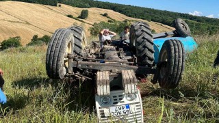 Bafrada traktör devrildi: 1 ölü