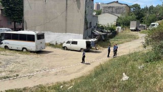 Bağcılarda mahalledeki kokuyu kanalizasyon zannettiler ceset çıktı