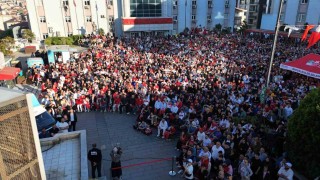 Bahçelievlerde Dünya Kupası heyecanı dev ekranlarda yaşandı