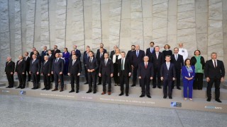 Bakan Güler, NATO savunma bakanlarıyla aile fotoğrafına katıldı