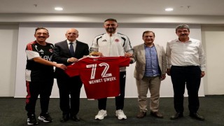 Bakan Şimşek, Bolu kampındaki Batman Petrolsporu ziyaret etti