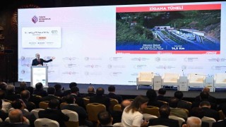 Bakan Uraloğlu: 2053 vizyonumuz doğrultusunda Türkiyeyi dünyanın en güçlü dijital altyapı merkezlerinden biri haline getirmiş olacağız