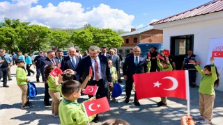 Bakan Yusuf Tekin Giresunda hayırsever desteğiyle yapılan okul ve camiyi hizmete açtı