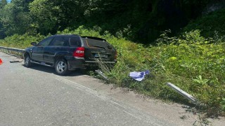Bariyer aracın motoruna saplandı: 1 yaralı
