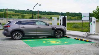 BARÜ elektrikli araç şarj istasyonu kullanıma açıldı