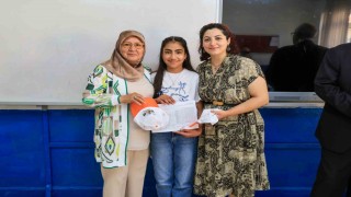 Başkan Arslan öğrencilerin karne heyecanına ortak oldu