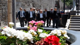 Başkan Büyükkılıç, tarihi kalede çocuklarla buluştu