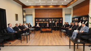 Başkan Özdemir İSO heyetine Niğdenin yatırım potansiyelini anlattı