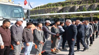 Başkan Palancıoğlu, mesaiye personel ile bayramlaşarak başladı