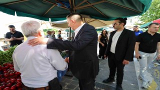 Başkan Şimşek, pazarcı esnafı ve vatandaşların sorunlarını dinledi