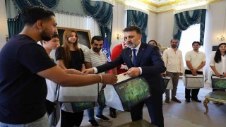 Başkan Vekili Biba, şampiyon marşın bestecilerini ağırladı