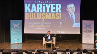 Başkan Vekili Can Aksoy, TÜGVAnın kariyer buluşmasında gençlerle bir araya geldi