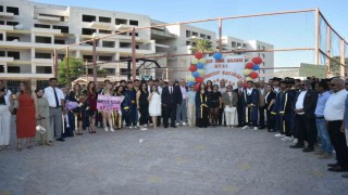 Başkan Yapar, gençlerin mezuniyet coşkusuna ortak oldu