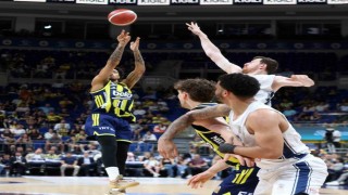 Basketbol Süper Ligi: Fenerbahçe: 60 - A. Efes: 59