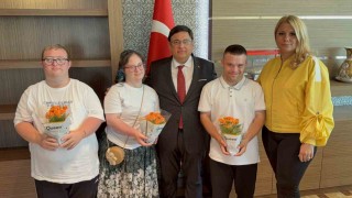 Başsavcı Kılıça özel öğrencilerden duygulandıran veda