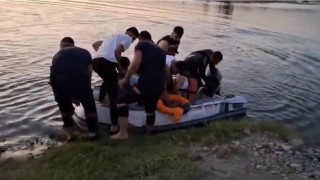 Batmanda adacıkta mahsur kalan 5 kişiyi itfaiye kurtardı