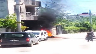 Batmanda park halindeki motosiklet küle döndü