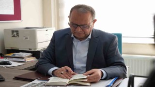 Bayburtlu eğitimci mezun olduğu okulda 37 yıldır öğrenci yetiştiriyor