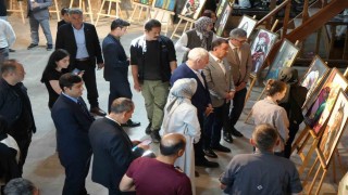 Bayburtlu genç yeteneklerin eserleri tarihi Taşhanda sergilendi