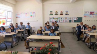 Bayburtta 14 bin 537 öğrenci karne heyecanı yaşadı