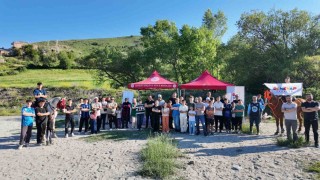 Bayburtta DENEYAP öğrencilerine ata sporu cirit tanıtıldı
