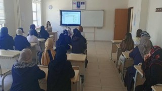 Bayburtta HEM kursiyerlerine iletişim becerileri eğitimi verildi
