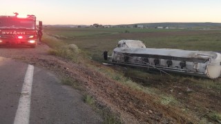 Bayburtta yakıt yüklü tanker devrildi: 1 yaralı