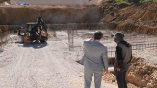Bayburtta yapımı devam eden okul inşaatlarında çalışmalar sürüyor