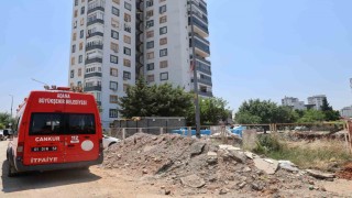 Belediye itfaiye binası için apartmanın istinat duvarını yıktı