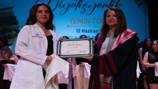 Beslenme ve Diyetetik Bölümü mezunları diyetisyenlik yemini etti