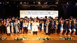BEUNda geleceğin eczacıları mezuniyet sevinci yaşadı